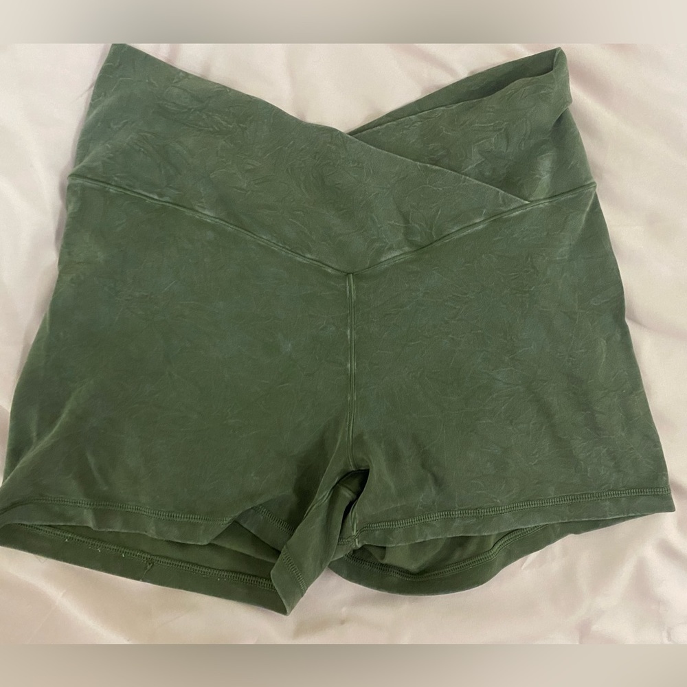 Arie cross over workout shorts